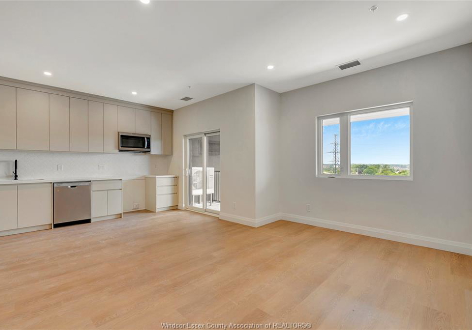 4400-laurier-parkway-lasalle-ontario-26017826
