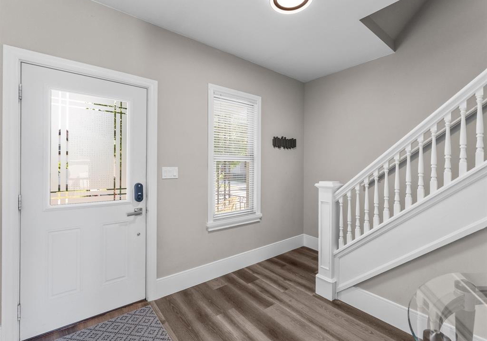 477-pierre-avenue-windsor-ontario-26017836