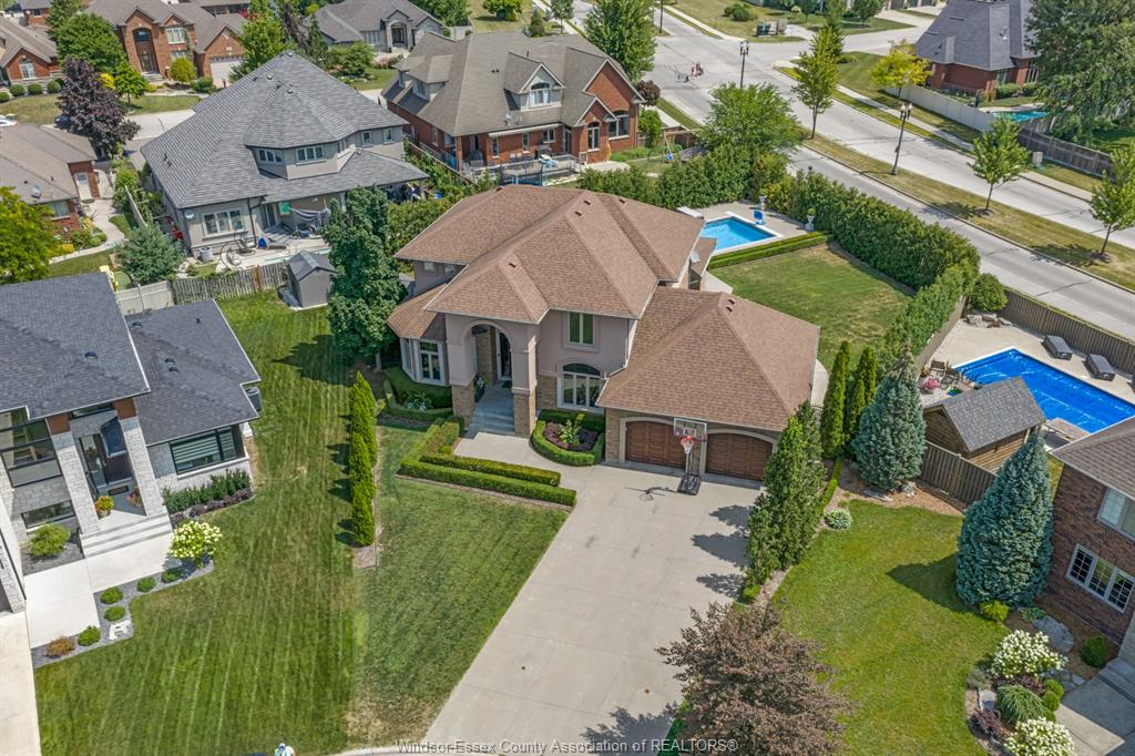 1060-woodland-crescent-lakeshore-ontario-26017838