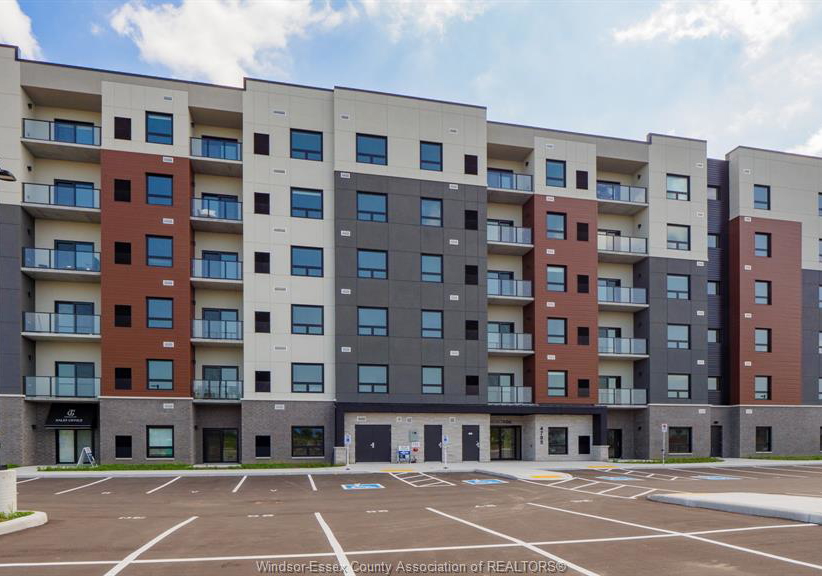 4785-walker-road-windsor-ontario-26017844