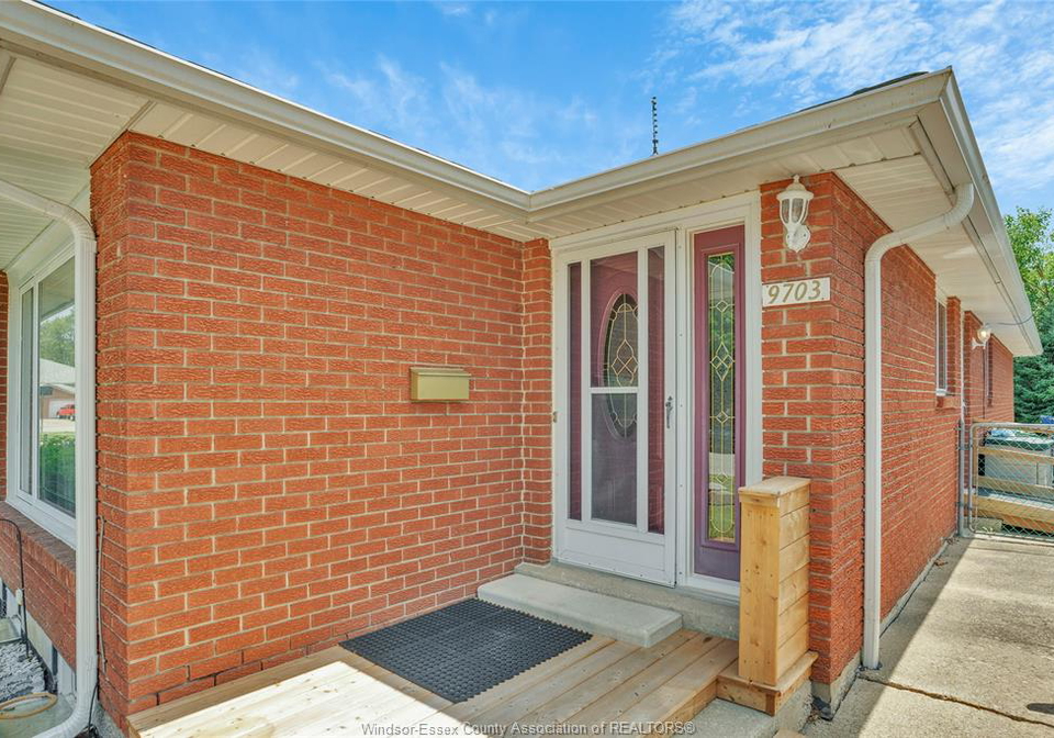 9703-melville-windsor-ontario-26017845