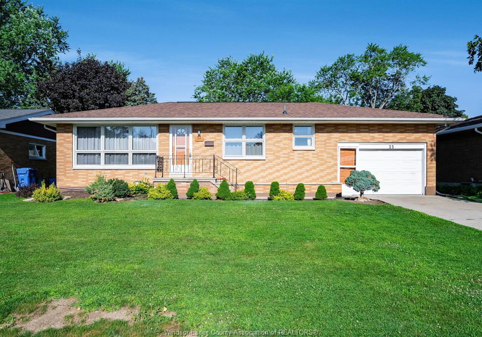 23-garrison-avenue-leamington-ontario-26017860