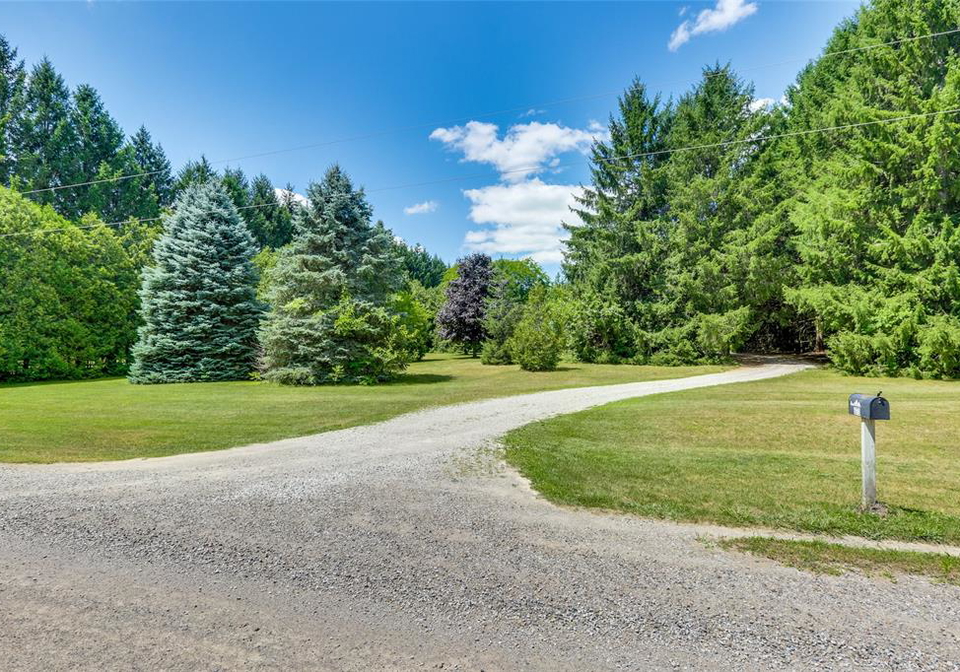670-trillium-drive-newbury-ontario-26017888