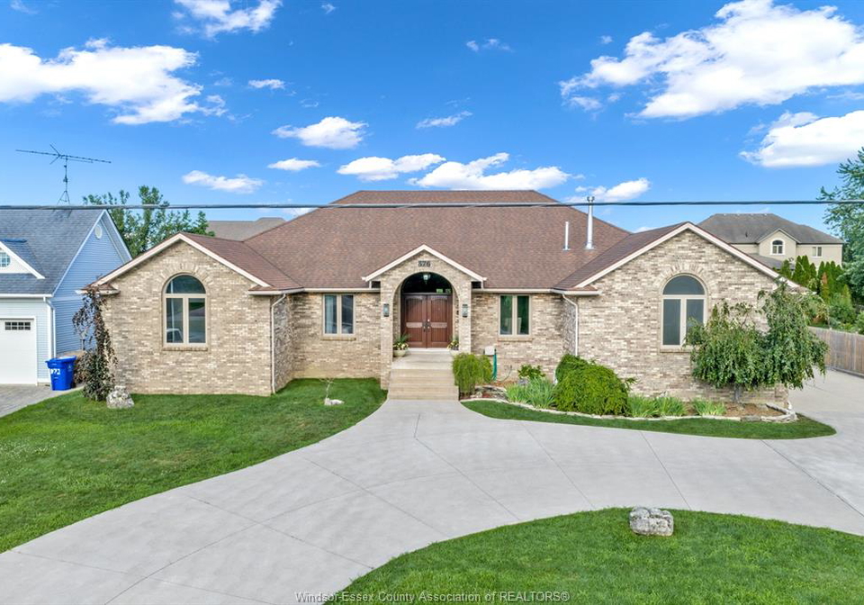 376-elmstead-ridge-lakeshore-ontario-26017912
