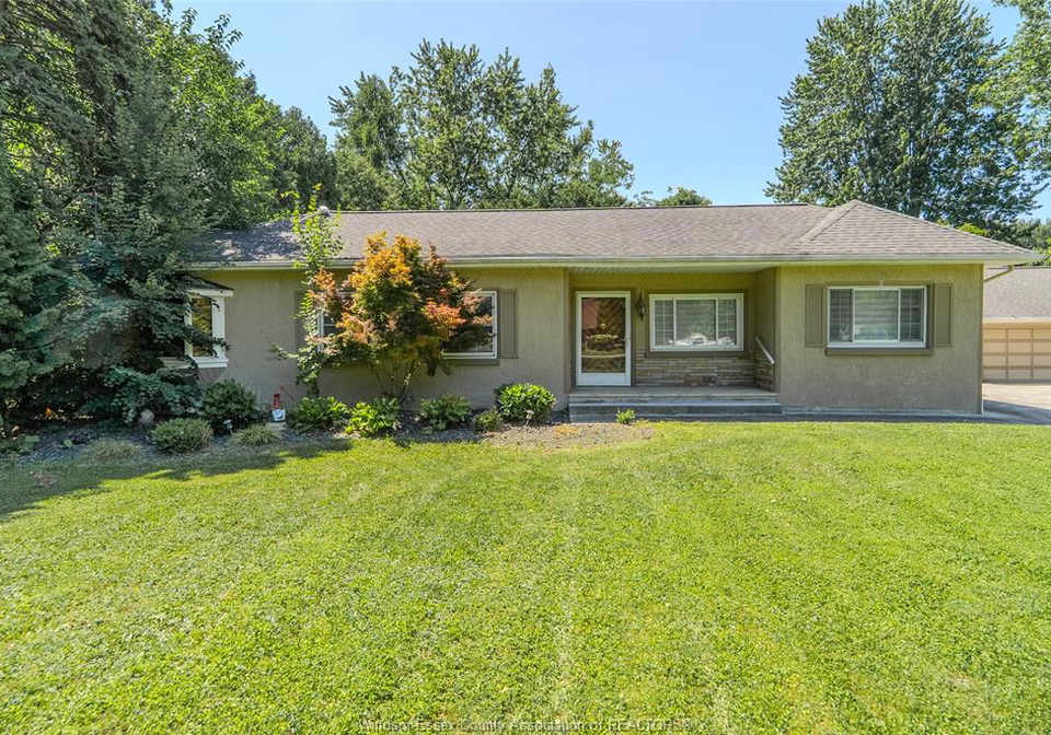 1242-reaume-road-lasalle-ontario-26017915