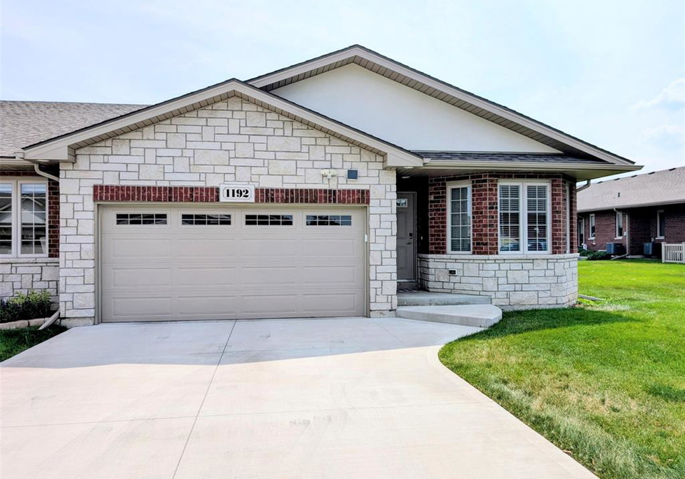 1192-copeland-windsor-ontario-26017919