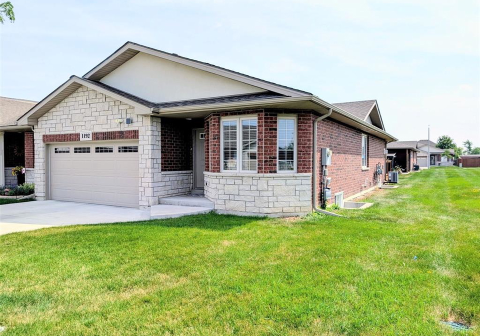1192-copeland-windsor-ontario-26017919