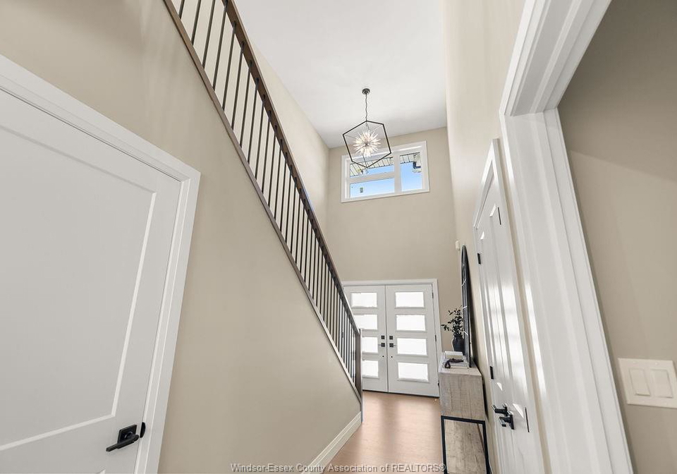 8036-meo-boulevard-lasalle-ontario-26017931