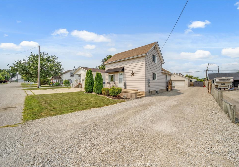 518-arquette-avenue-mcgregor-ontario-26017949