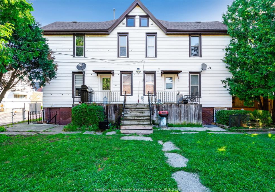 262-264-queen-street-chatham-ontario-26017955