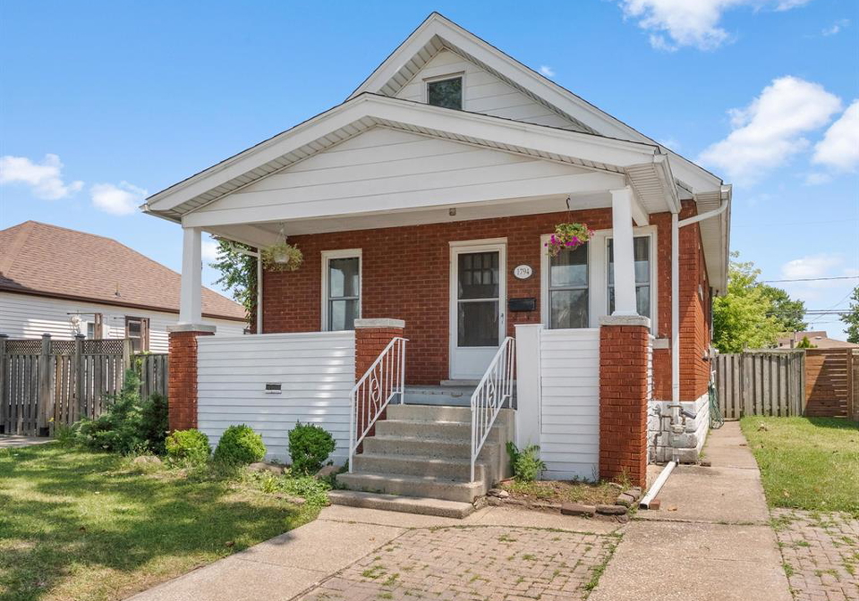 1794-hall-avenue-windsor-ontario-26017964