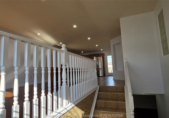 4628-fontana-windsor-ontario-26017969