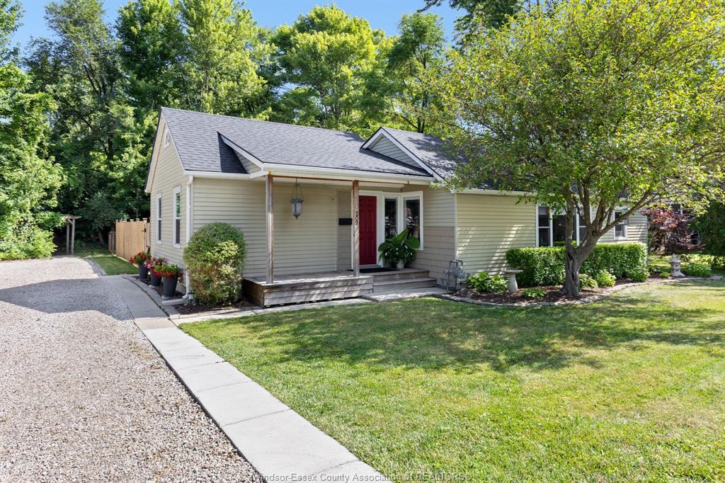 209-maidstone-avenue-east-essex-ontario-26017983