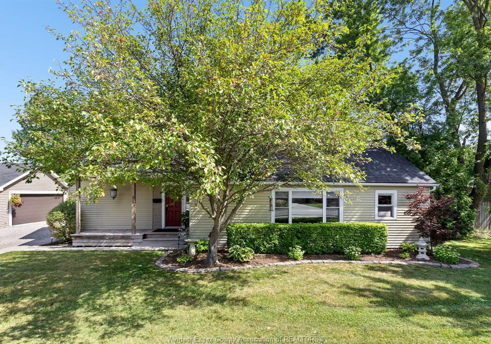 209-maidstone-avenue-east-essex-ontario-26017983