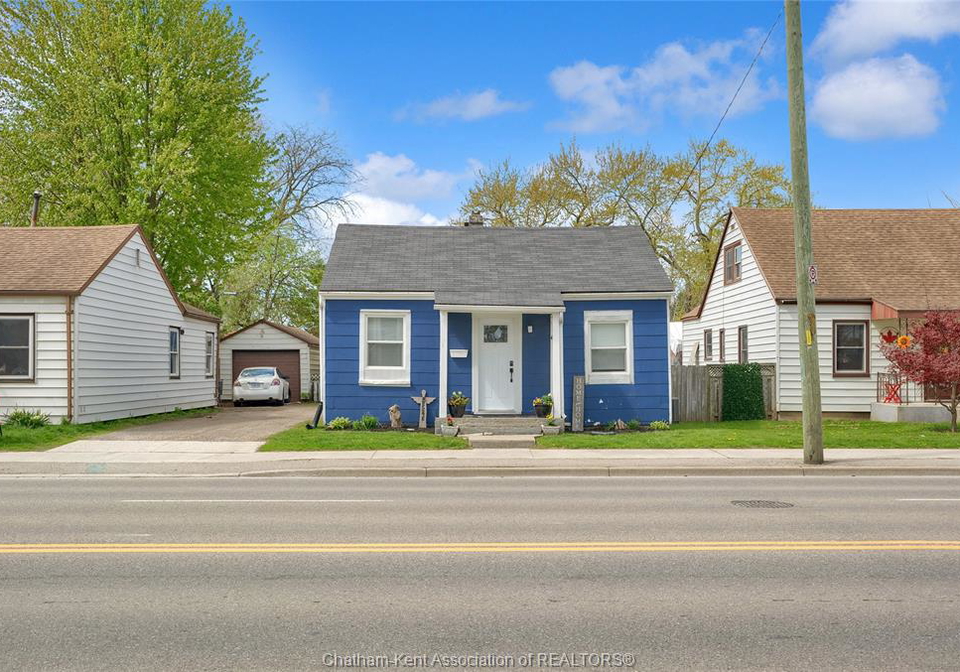 14-mcnaughton-avenue-wallaceburg-ontario-26017991