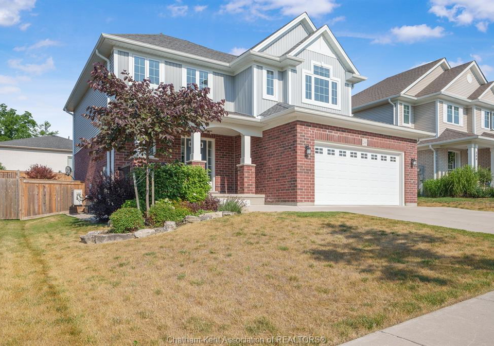 246-rushby-street-strathroy-caradoc-ontario-26018000