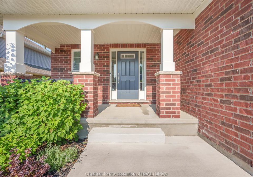246-rushby-street-strathroy-caradoc-ontario-26018000