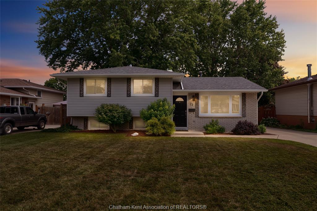 21-primrose-lane-chatham-ontario-26018004