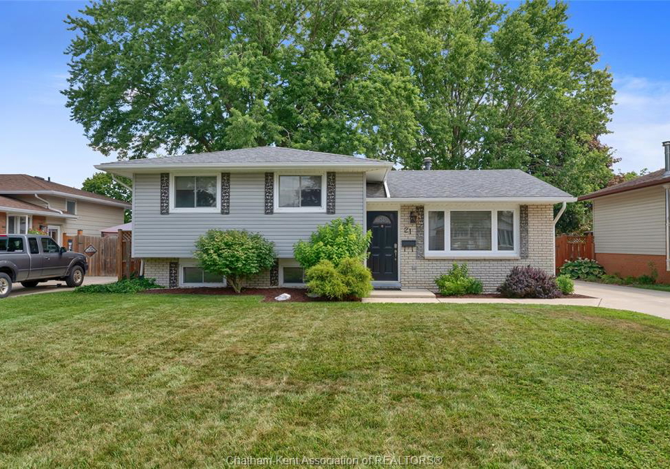 21-primrose-lane-chatham-ontario-26018004
