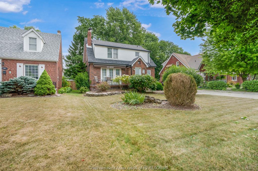 561-queen-street-chatham-ontario-26018012