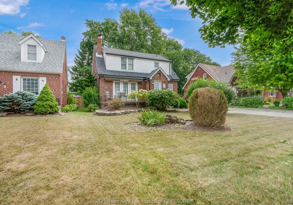 561-queen-street-chatham-ontario-26018012