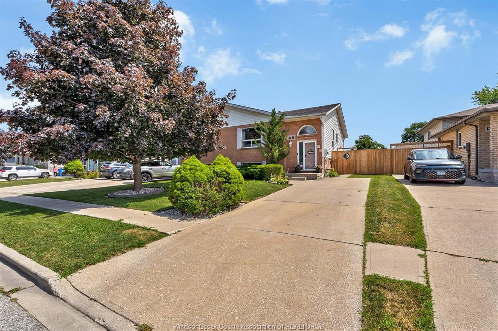 12589-horwood-crescent-tecumseh-ontario-26018020