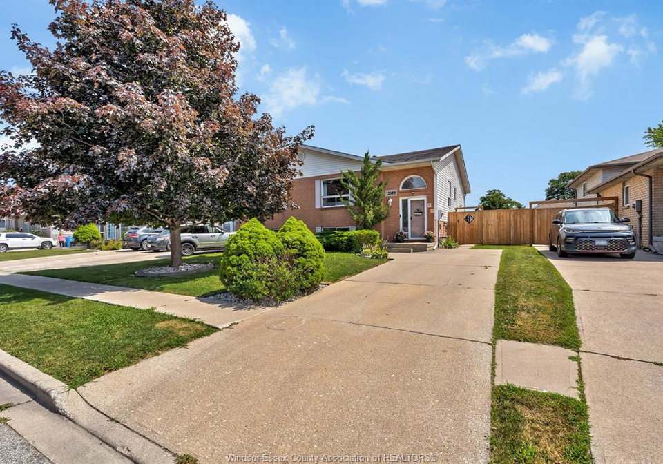 12589-horwood-crescent-tecumseh-ontario-26018020