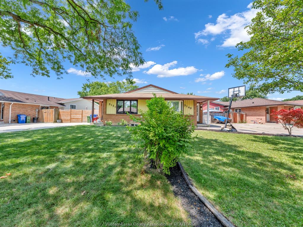 3149-elmwood-crescent-windsor-ontario-26018026