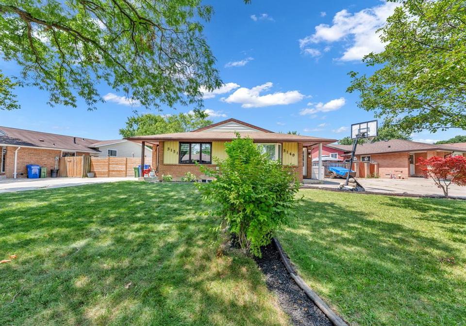 3149-elmwood-crescent-windsor-ontario-26018026