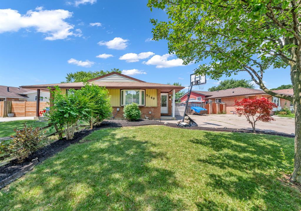 3149-elmwood-crescent-windsor-ontario-26018026