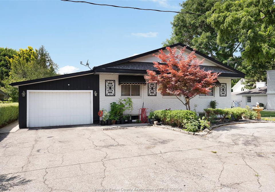 333-coronado-tecumseh-ontario-26018029