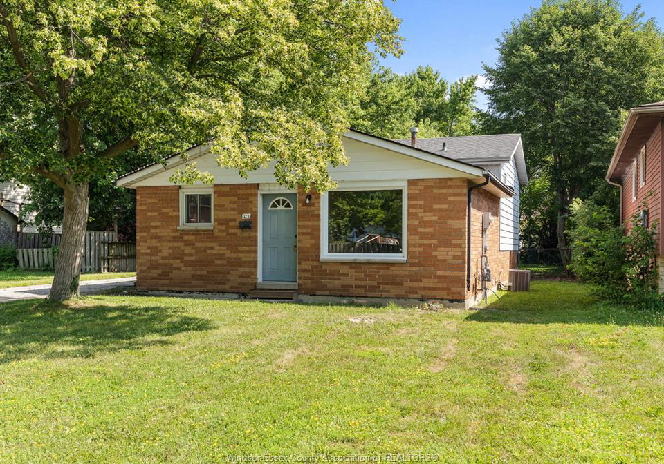 105-kim-court-essex-ontario-26018040