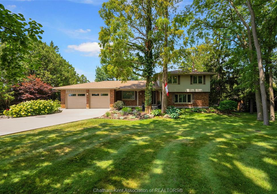 9133-woodland-crescent-chatham-ontario-26018042
