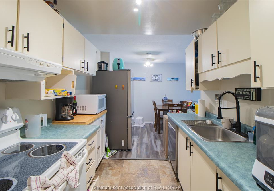 225-campus-parkway-chatham-ontario-26018044