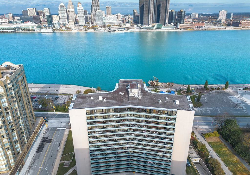 111-riverside-drive-east-windsor-ontario-26018045