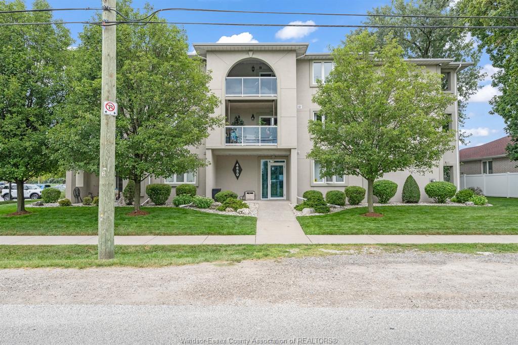 4850-grand-boulevard-windsor-ontario-26018059