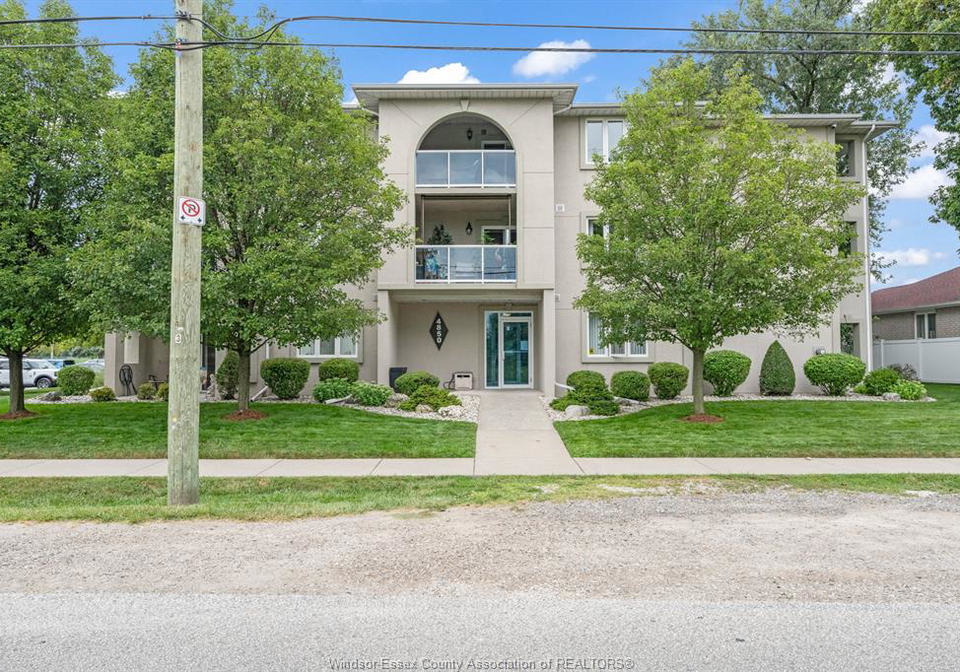 4850-grand-boulevard-windsor-ontario-26018059