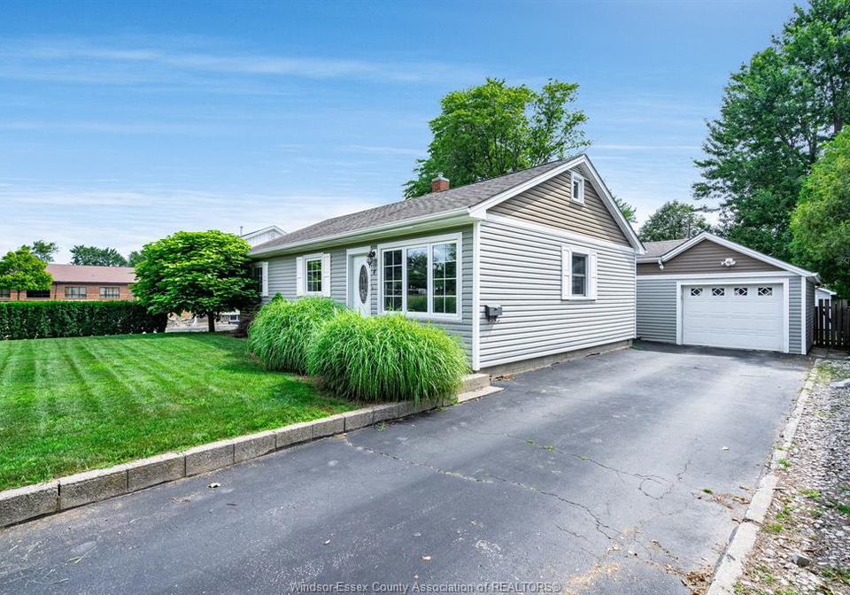 4-sherman-leamington-ontario-26018061