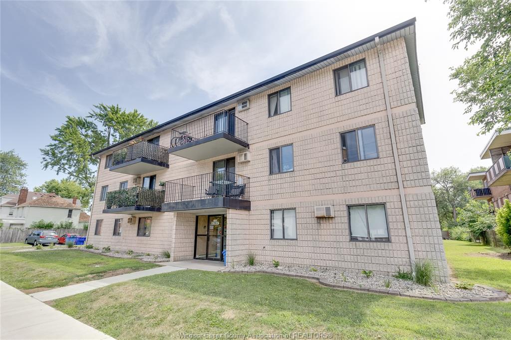 3355-sandwich-street-windsor-ontario-26018093