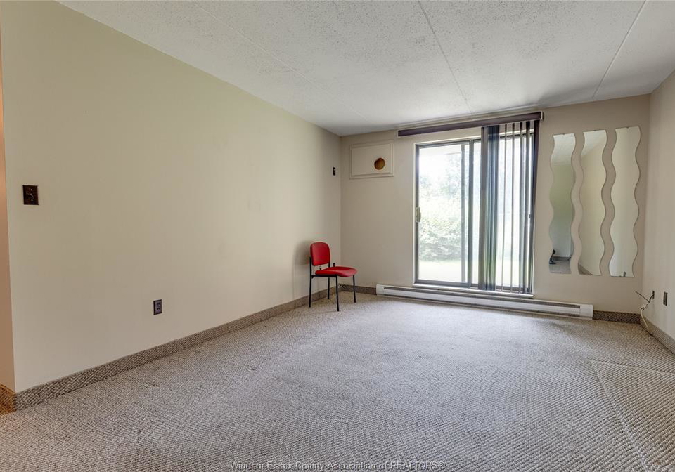 3355-sandwich-street-windsor-ontario-26018093