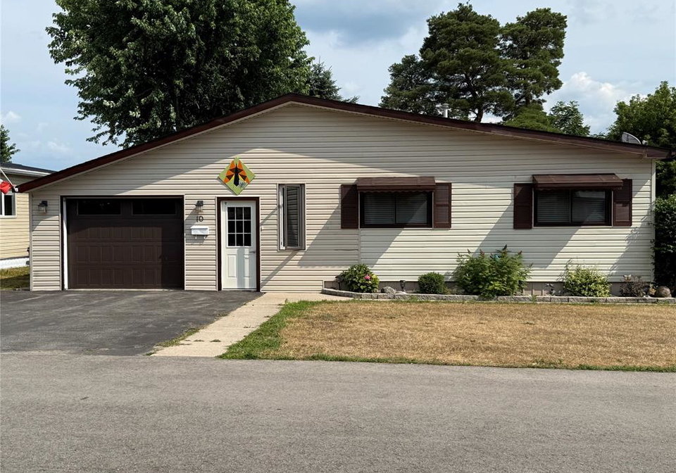 10-velma-street-strathroy-ontario-26018096