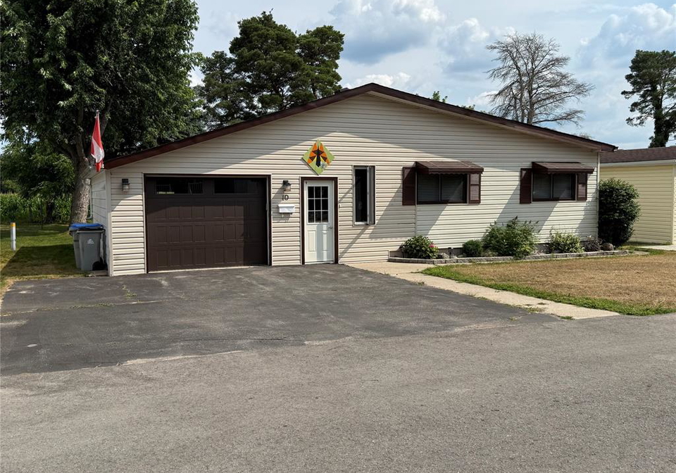 10-velma-street-strathroy-ontario-26018096