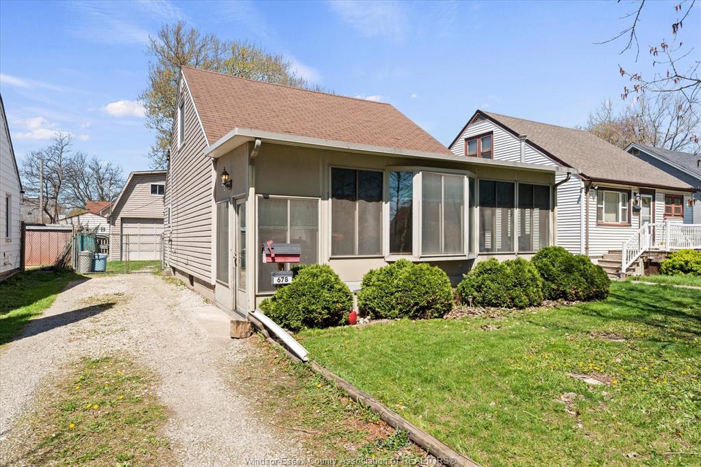 678-capitol-street-windsor-ontario-26018101