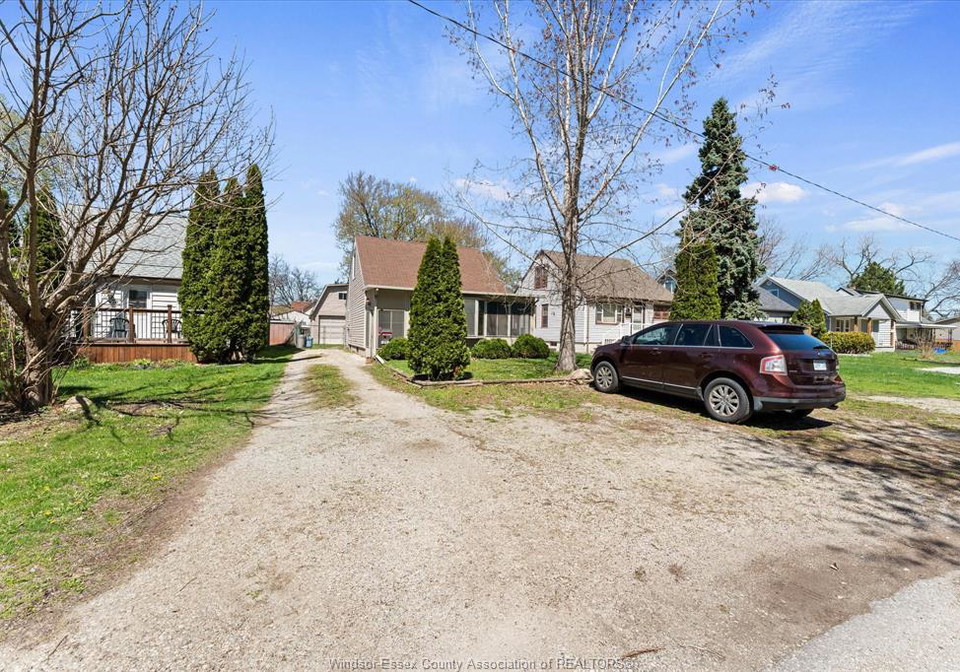 678-capitol-street-windsor-ontario-26018101