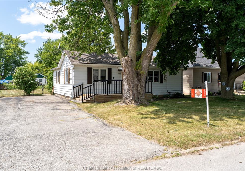 886-old-glass-road-wallaceburg-ontario-26018111