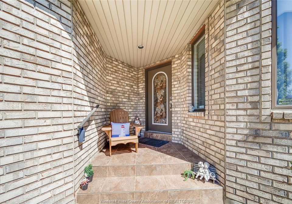 2485-youngstown-street-windsor-ontario-26018112