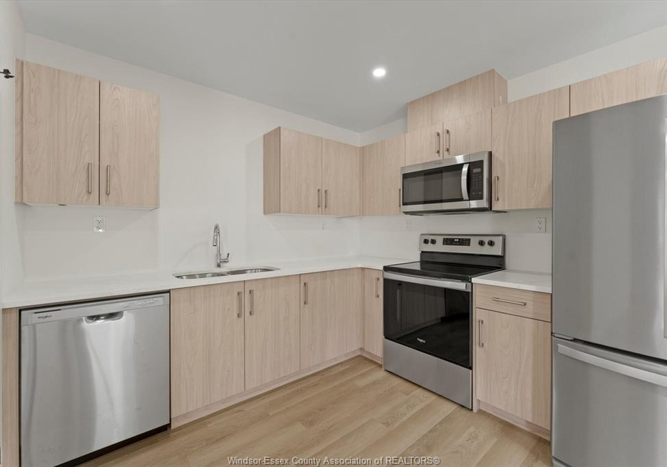 2457-front-road-lasalle-ontario-26018114