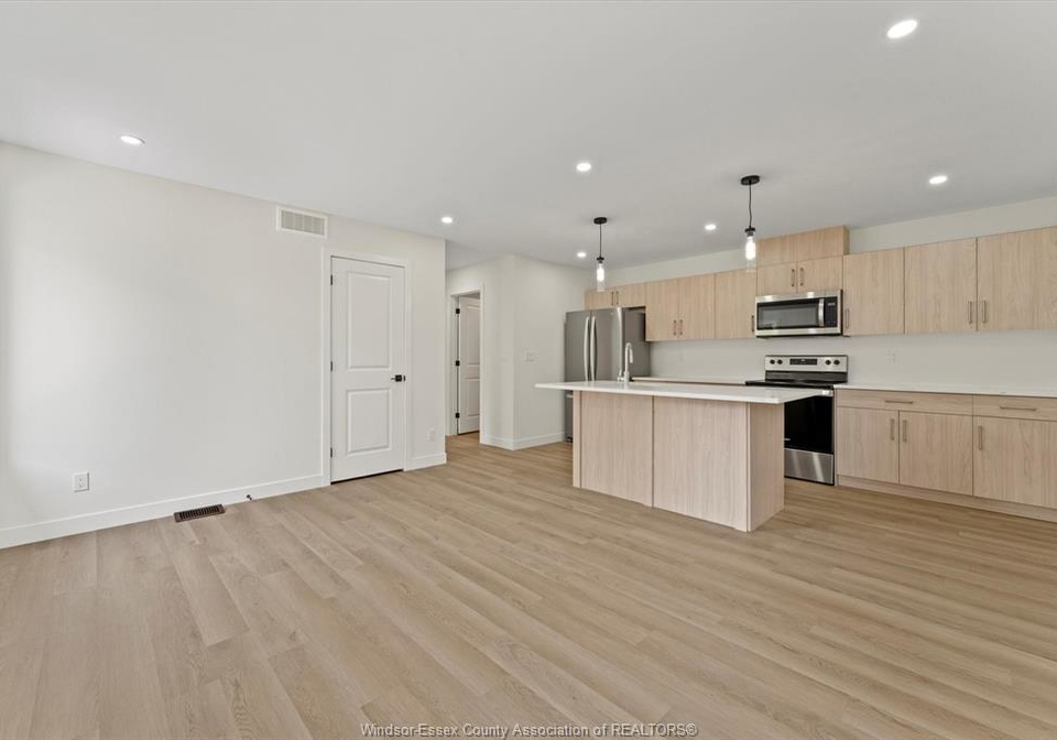 2457-front-road-lasalle-ontario-26018115