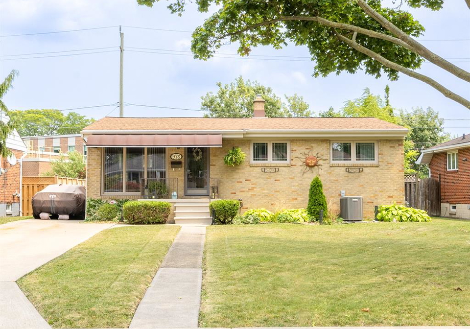 976-watson-windsor-ontario-26018120