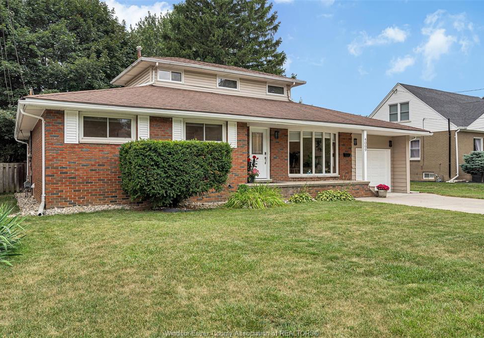 4069-roseland-drive-west-windsor-ontario-26018125